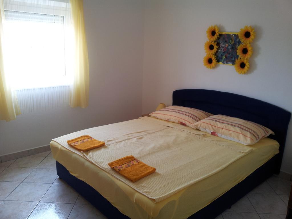 Apartments Vila Ana Vir Ruang foto