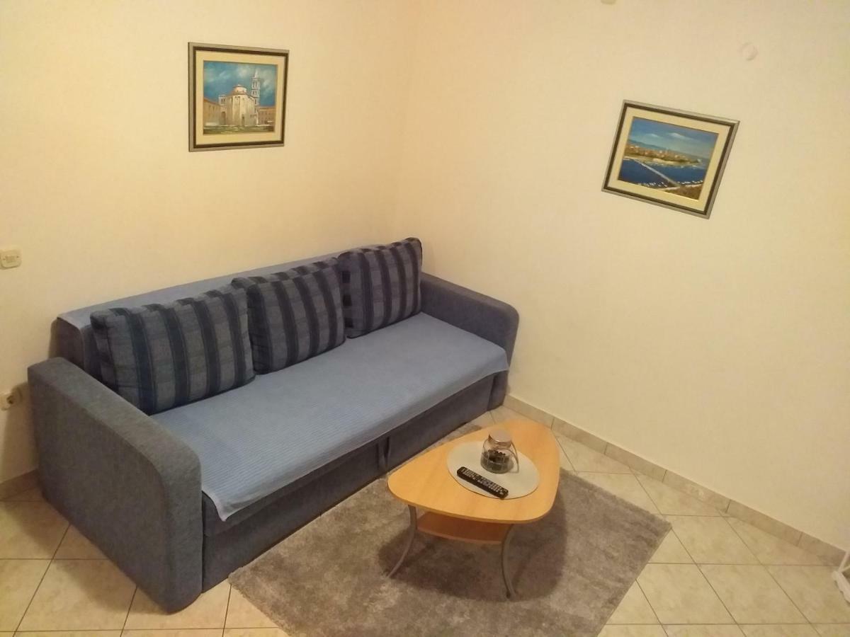 Apartments Vila Ana Vir Bagian luar foto