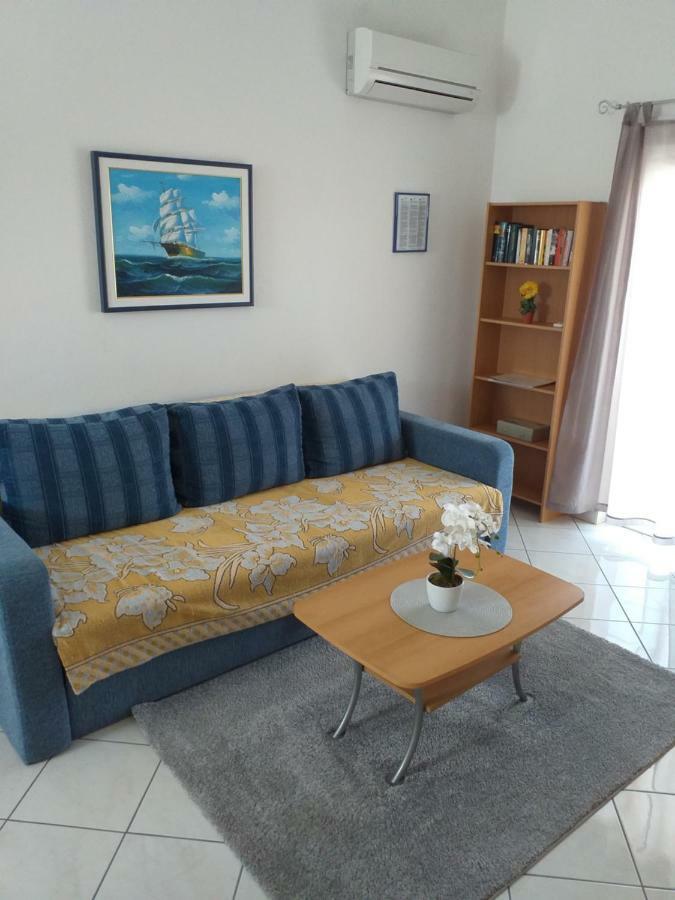 Apartments Vila Ana Vir Bagian luar foto